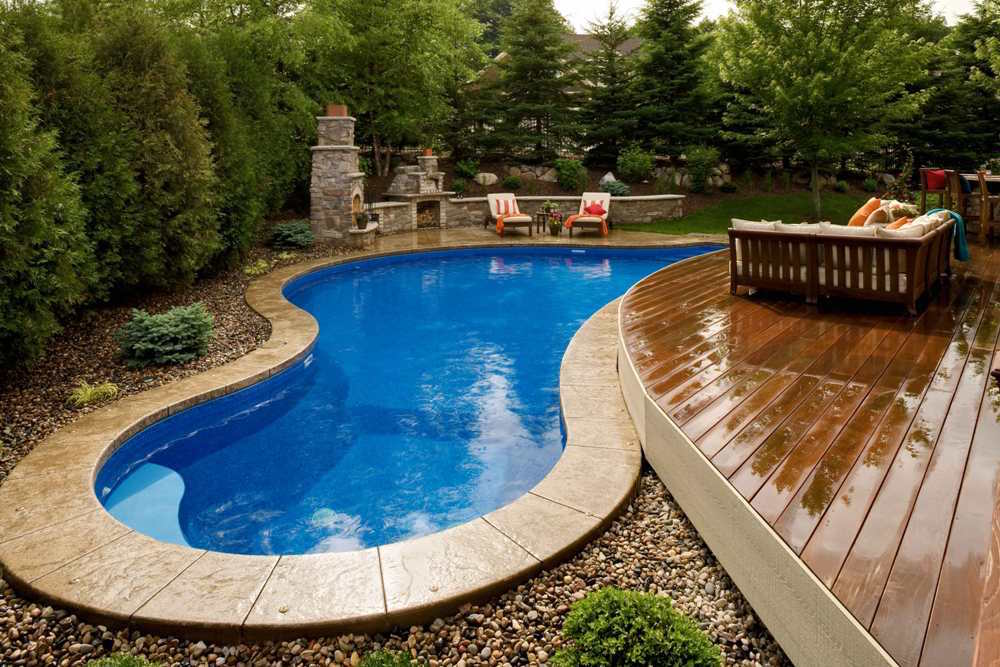 Backyard liner pool