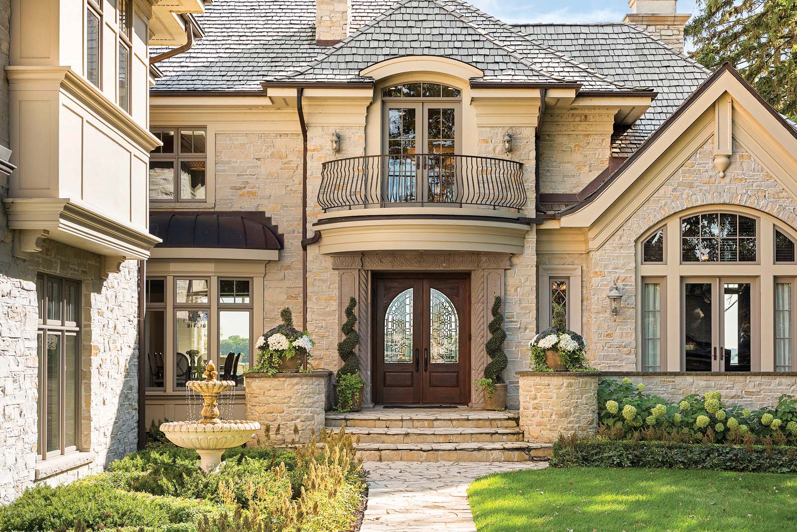A Massive Makeover for a Mansion Midwest Home