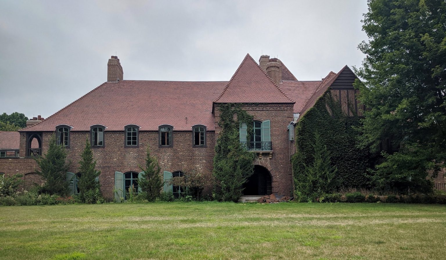 Cargill Decides to Demolish the Still Pond Mansion Midwest Home
